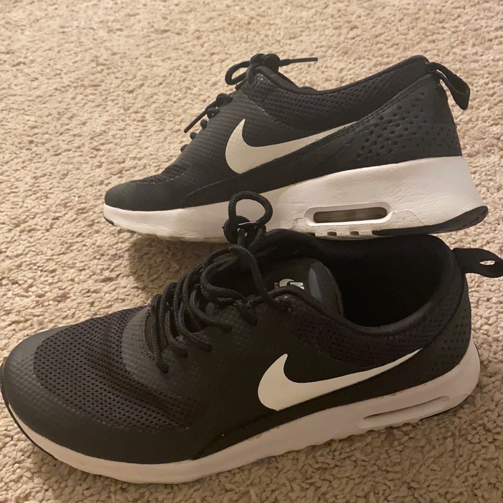 Black Nike Thea Air Max Like New Size 9.5w